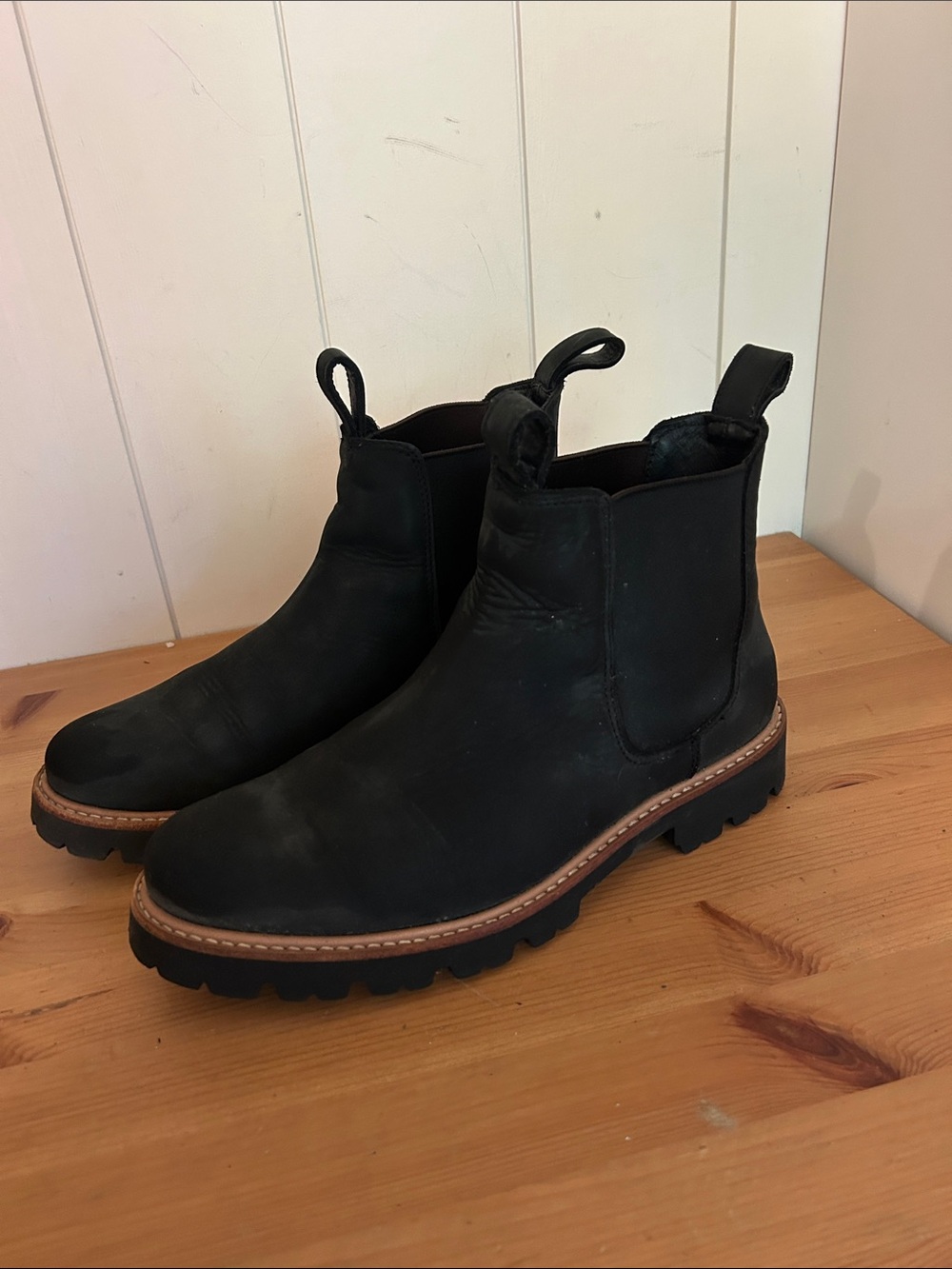 Nisolo Black Leather Chelsea-Style Lug Boots with Tan Welt